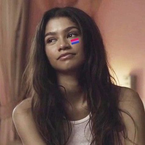 Zendaya Icons, Girl Gang Aesthetic, Female Protagonist, Zendaya Coleman, Iconic Women, Girl Gang, Retro Outfits, American Actress, Eyebrows