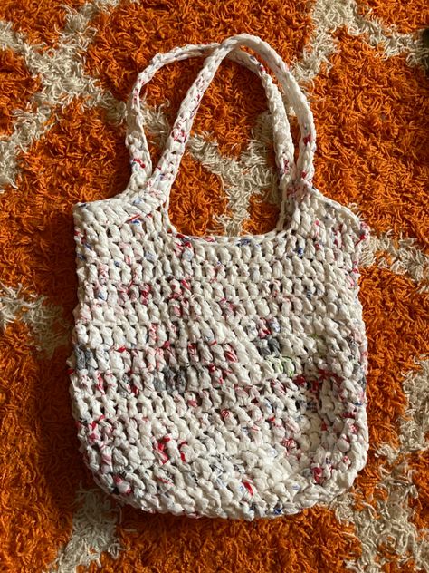 Plarn, crochet, plastic bags, sustainability, reuse, environmental, reusable bag, recycle Plastic Grocery Bag Crafts, Knit Plastic Bags, Crochet Recycled Plastic Bags, Plastic Crochet Bag, Plastic Yarn Projects, Plarn Crochet Patterns, Plarn Projects Crochet, Crochet Plastic Bags, Eco Crochet