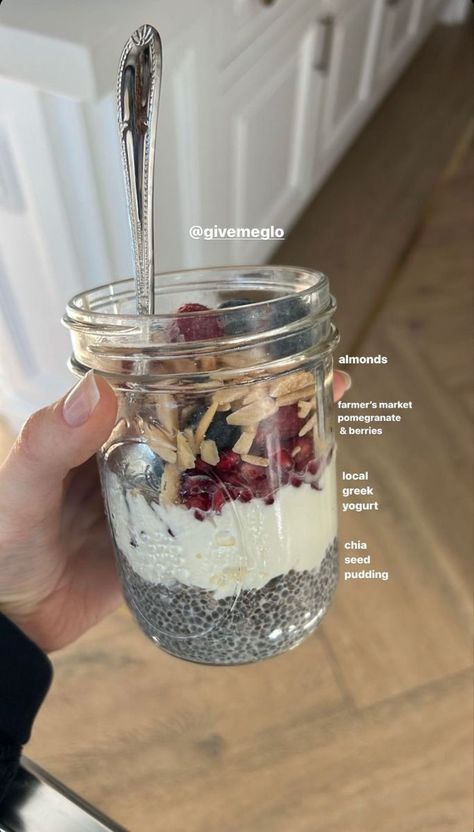 Healthy Whole Meals Clean Eating, Meal Prep For College Students, Kue Macaroon, Sommer Mad, Healthy Food Menu, Clean Diet, Healthy Food Dishes, Makanan Diet, Chia Seed Pudding