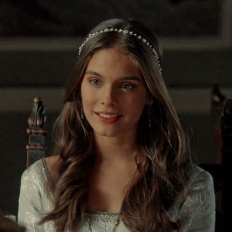 Lonna na penn Brien Medieval Princess Face Claim, Caitlin Stasey Aesthetic, Medieval Faceclaims Female, Caitlin Stasey Icons, Kenna Reign Icon, Caitlin Stasey Reign, Princess Face Claim, Reign Kenna, Kenna Reign