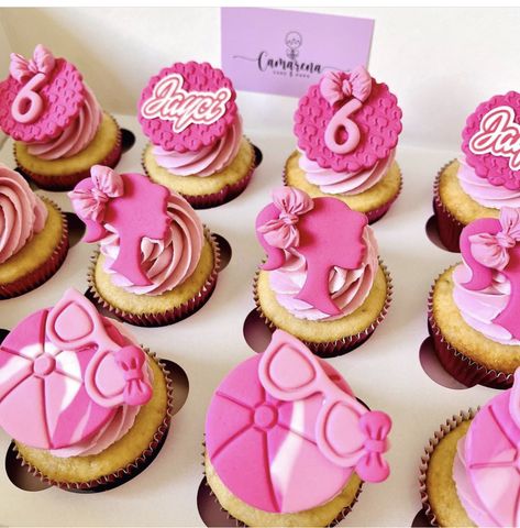 Barbie Chocolate Covered Oreos, Barbie Cupcakes Ideas, Doll Cake Designs, Barbie Cupcakes, Barbie Bday, Barbie Malibu, Barbie Birthday Cake, Home Bakery Business, Barbie Theme Party