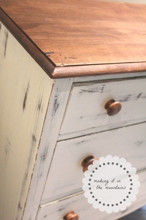 Chalk Paint dresser makeover Antique Dresser Makeover, Chalk Paint Dresser, Paint Dresser, Diy Dresser Makeover, Shabby Chic Dresser, Diy Dresser, Painted Dresser, Dresser Makeover, Distressed Furniture