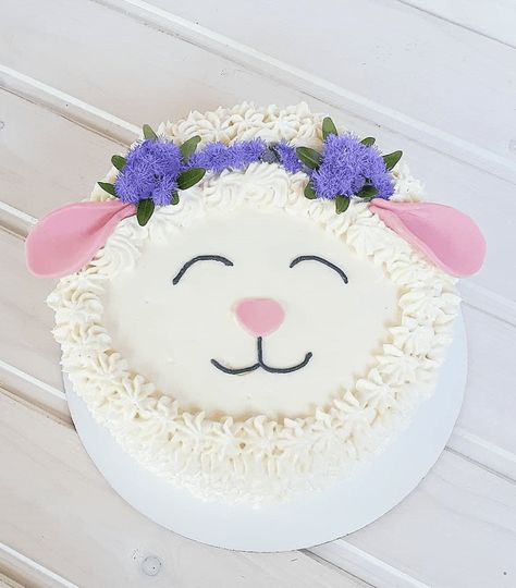 Lamb Birthday Cake, Lamb Cake Ideas, Sheep Cake Ideas, Extravagant Desserts, Sheep Birthday Cake, Sheep Birthday Party, Sheep Cakes, Aesthetic Pastry, Sheep Party