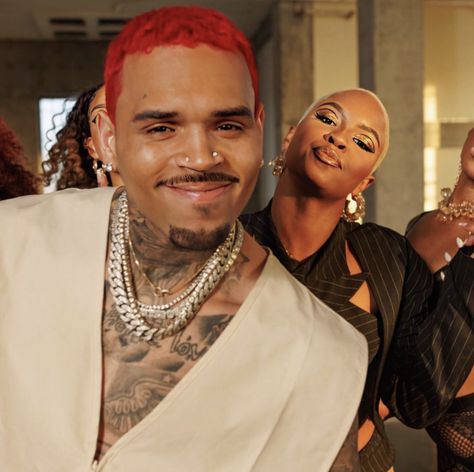 Chris Brown Hair, Chris Brown Pics, Chris Brown Funny, Brown And Pink Hair, Chris Brown Photos, Chris Brown Art, Fall Baddie, Chris Brown Wallpaper, Chris Brown X