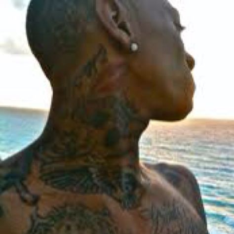 Love tatted guys! Especially the kiss tattoo :) Tatted Guys, Small Sister Tattoos, Kiss Tattoos, Tattooed Men, Small Finger Tattoos, Tattoos With Kids Names, Men Tattoos, Small Tattoos With Meaning, Soulja Boy