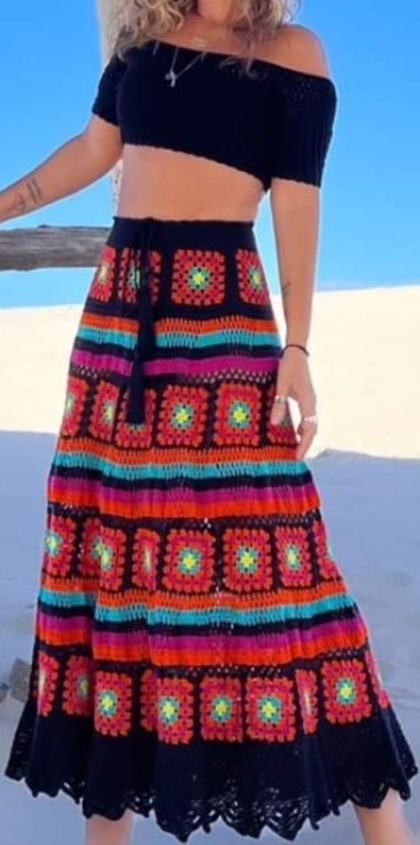 Granny Square Skirt, Square Skirt, Vestidos Boho, Crochet Skirt Pattern, Crochet Pants, Crochet Skirts, Granny Squares Pattern, Crochet Skirt, Square Patterns