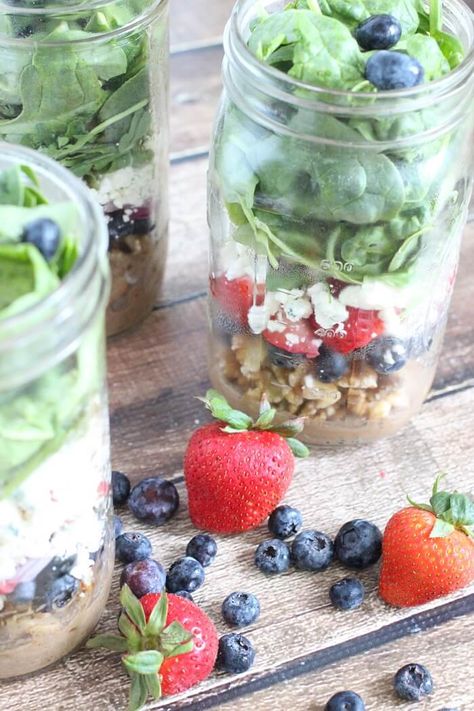 SPINACH AND STRAWBERRY SALAD Stawberry Salad, Spinach And Strawberry Salad, Mason Jar Meal Prep, Blueberry Balsamic, Blueberry Chicken, Mason Jar Salads, Strawberry Spinach Salad, Salad Jar Recipe, Jar Salads