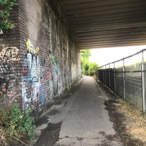 Sketchy Alleyway, Alley Way Background, Graffiti Alleyway, Abandoned Alleyway, Apocalypse Diorama, Alleyway Background, Alleyway Aesthetic, City Alleyway, Background Tips