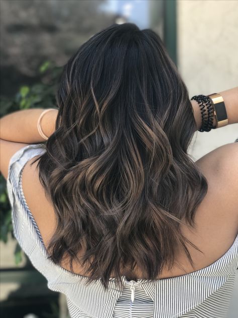 Perfect dark ash brown balayage. Stylist: @mystylist_salon (San Jose, CA) Dark Balayage, Ash Brown Balayage, Brown Hair Inspiration, Balayage Short, Rambut Brunette, Brunette Balayage, Balayage Blonde, Spring Hair Color, Brown Balayage