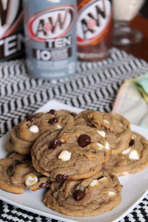 Root Beer Cookies, Root Beer Cake, Root Beer Float Pie, Root Beer Float Recipe, Root Beer Recipe, Beer Cookies, Float Recipes, Chocolate Bacon, Beer Cake