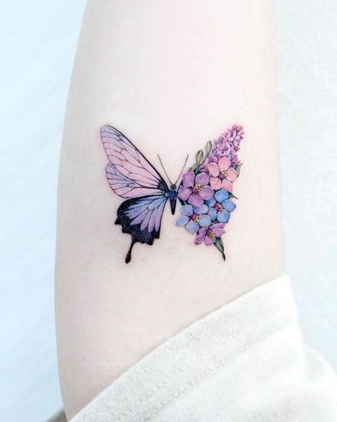 Half-butterfly half-flower arm tattoo by @tattooist_color.b Butterfly Half Flower Tattoo, Half Butterfly Half Flower Tattoo, Half Flower Tattoo, Hydrangea Tattoo, Purple Butterfly Tattoo, Butterfly With Flowers, Colorful Butterfly Tattoo, Half Butterfly, Butterfly With Flowers Tattoo