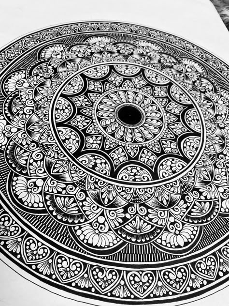 A3 Size Mandala Art, Large Mandala Art, Mandala Art Ideas Creative, Mandala Sketch, Mandala Drawings, Art Deco Artists, Easy Mandala Drawing, Butterfly Art Painting, Mandela Art