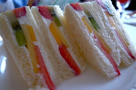 The Art of the Random Sandwich. ~ Eliza Groff {Vegan/Vegetarian} Fruit Sandwiches, Tea Party Sandwiches, Fruit Sandwich, Peach Drinks, Dump Cakes, Party Sandwiches, Vegetarian Sandwich, Cute Snacks, Fruit Slice