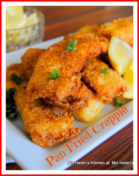 Fried Crappie, Crappie Recipe, Fish Fry Recipe, Pan Fried Fish, Fried Fish Recipes, Seafood Platter, Fish Fry, Fish Recipe, Crappie Fishing