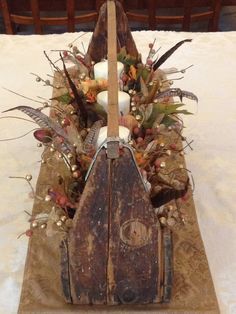 Rustic Centerpieces | Jenkins Kid Farm: The Rustic Wooden Box Autumn Centerpiece Wrapping Ideas For Birthday, Cute Gift Wrapping, Cute Gift Wrapping Ideas, Rustic Wooden Box, Wooden Tool Boxes, Fall Deco, Rustic Centerpieces, Primitive Crafts, Planter Box