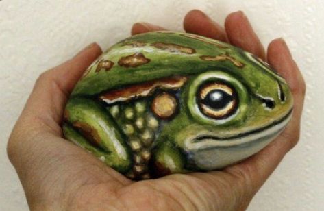 Painted Frogs, Rock Frog, Frog Rock, Rock Painting Supplies, Painted Garden Rocks, Garden Rock Art, Stones Garden, Brick Art, Painted Rock Animals