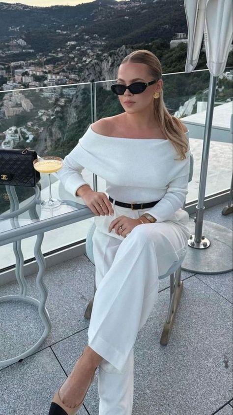 Corporate Attire Women, Cute Office Outfits, Classy Business Outfits, Summer Office Outfits, Old Money Outfits, Elegant Classy Outfits, Chic Business Casual, Business Attire Women, Corporate Attire