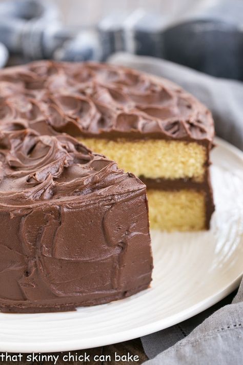 Perfect Yellow Cake Recipe with Chocolate Buttercream | An exquisite, tender yellow cake topped with dreamy chocolate frosting! Cake Recipes Yellow, Best Yellow Cake Recipe, Bbq Diy, Moist Yellow Cakes, Blackberry Syrup, Yellow Cake Recipe, Lemon Dessert Recipes, Homemade Cake, Pound Cakes