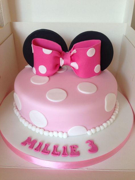 Minnie Mouse Cake Decorations, Mini Mouse Birthday Cake, Minnie Mouse Birthday Theme, Minnie Mouse First Birthday, Mickey Mouse First Birthday, Minnie Mouse Birthday Cakes, Disney Birthday Cakes, Bolo Minnie, Minnie Mouse Baby Shower