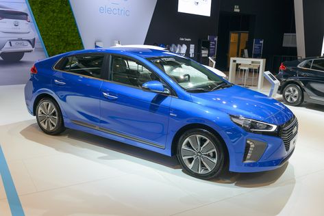 Only 2 Plug-In Hybrid (PHEV) Cars Have a Price Tag Under $30,000 Toyota Prius Prime, Green Power, Power Cars, Hybrid Car, Toyota Prius, Gas Tanks, Electric Motor, Fuel Efficient, Price Tag