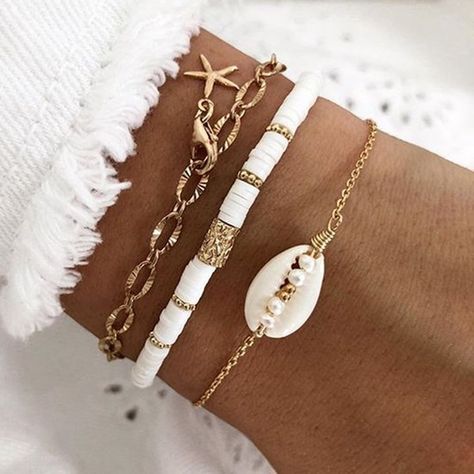 Superleuke stoere Beach Shell Summer armbandjes die deze zomer niet mogen ontbreken! Dit gave set bestaat uit 3 verschillende armbandjes, leuk om samen te dragen maar ook zeker los van elkaar. Zijn allemaal verstelbaar. Materiaal: Stainless Steel. Wordt leuk ingepakt als een cadeautje! Starfish Decor, Eyebrow Grooming, Eye Decor, Eyelash Extension Kits, Waxed Eyebrows, Waterproof Eyebrow, Lingerie Accessories, Oil Control Products, Copper Jewelry