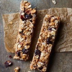 Cranberry-Almond Granola Bars - EatingWell.com Amish Friendship Bread, No Bake Granola Bars, Friendship Bread, Baked Granola, Almond Granola, Cranberry Almond, Chewy Granola, Homemade Granola Bars, Homemade Granola