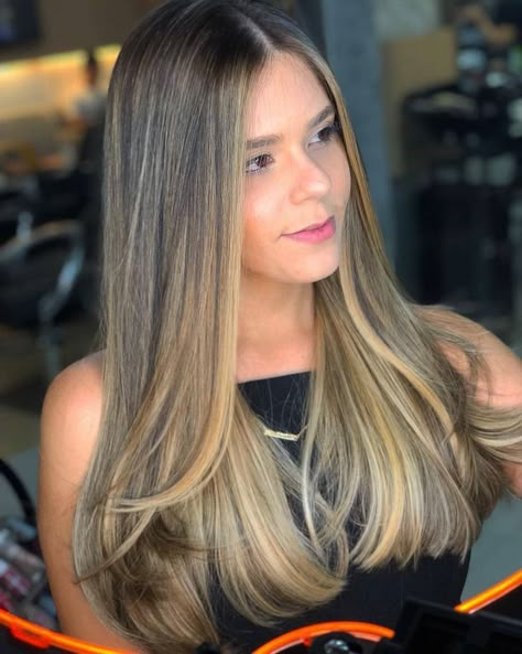 U Cut Hairstyle, Spring Hair Color Trends, California Hair, Hot Hair Colors, Long Hair Pictures, Spring Hair Color, Brunette Balayage Hair, Brown Hair Balayage, Balayage Brunette