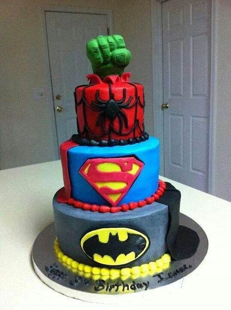 Awsome idea for boy birthday cake!! Marvel Birthday Cake, Cupcakes Decorados, Superhero Cake, Naked Cakes, Boy Birthday Cake, Incredible Hulk, Cakes For Boys, Fancy Cakes, Creative Cakes