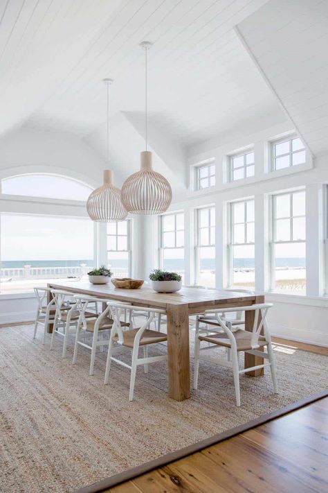 Beach House Dining Room, Seaside House, House Dining Room, Smart Tiles, Coastal Living Rooms, Beachy Decor, Celebrity Homes, Beach House Style, Country Homes