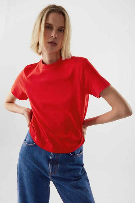 Shirt Styling, Latest T Shirt, Black White Pink, Red Tshirt, Red Shirt, T Shirt Vest, Khaki Green, Sleeve Detail, Oversized Tshirt