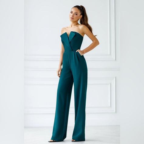 Emerald Bridal Jumpsuit. Brand New With Tag. Never Been Worn. Size S. Jumpsuit Formal Wedding, Emerald Jumpsuit, Prom Jumpsuit, Fan Ideas, Jumpsuit For Wedding Guest, Bandeau Jumpsuit, Formal Jumpsuit, Bridal Jumpsuit, Wedding Jumpsuit