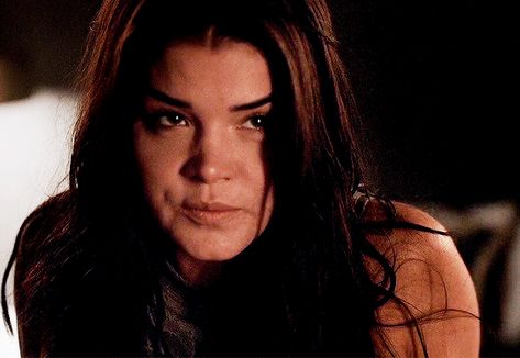 Marie Avgeropoulos Gif, Mind Stone, Apocalypse Aesthetic, Marie Avgeropoulos, Warrior Queen, Dark Paradise, Killer Queen, Spencer Reid, Daryl Dixon