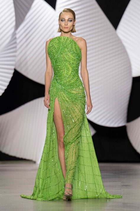 Paris Fashion Week: Tony Ward Spring 2024 Couture Collection - Tom + Lorenzo 2024 Couture, Tony Ward Couture, Fashion 1920s, Runway Gowns, Green Formal Dresses, Performance Outfits, Tony Ward, Beautiful Prom Dresses, Pretty Clothes