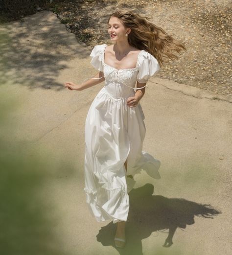 White Dresses Aesthetic, White Dress Outfit Aesthetic, Fairytale Dress Aesthetic, Fairytale Outfits, Aesthetic White Dress, White Dress Aesthetic, Girl In White Dress, Princess Inspired Outfits, White Dress Outfit