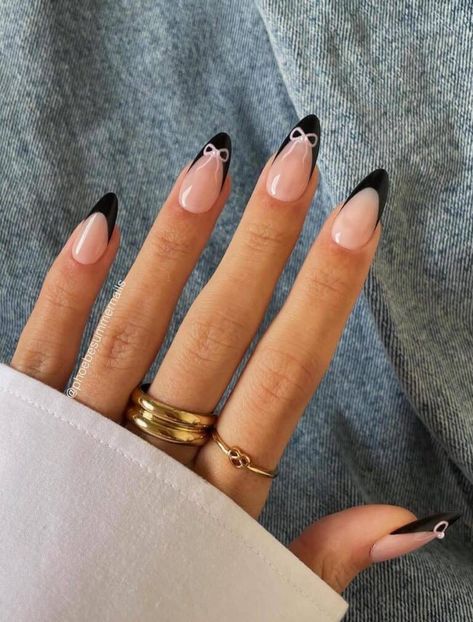 27+ Stunning Fall Nails for 2024 - simple, trendy, chic designs! Fall Almond Nails, Black French Manicure, Black French Nails, Black Acrylic Nails, Fall Nail Trends, Classic Nails, Almond Nails Designs, Black Nail Designs, Nail Designs Spring