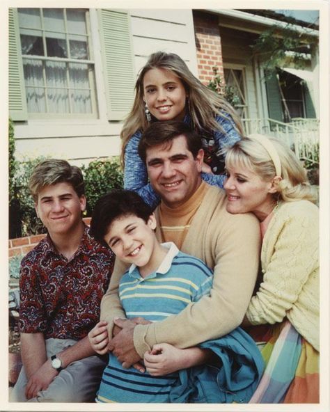 The Wonder Years Kevin Arnold, Winnie Cooper, Fred Savage, The Wonder Years, Movies Worth Watching, Wonder Years, Classic Television, Love Film, Paper Making