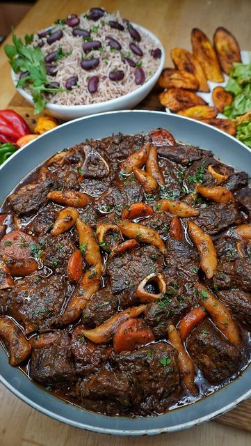 Oxtail Recipe, Jamaican Oxtail, Fried Plantain, Oxtail Stew, Oxtail Recipes, Meat Diet, Rice And Peas, Plantains Fried, Food Crush