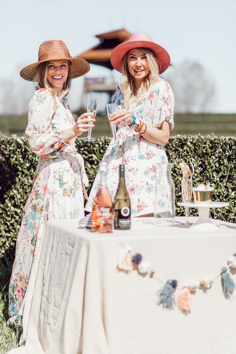 What to Wear to a Horse Race | Queen's Cup Steeplechase | Louella Reese Spring Horse Race Outfit, Steeplechase Outfit Women, Horse Racing Outfits Women, Steeplechase Outfit, Horse Races Outfit, Horse Race Outfit Dresses, Horse Race Outfit, Ladies Day Outfits, Track Outfits