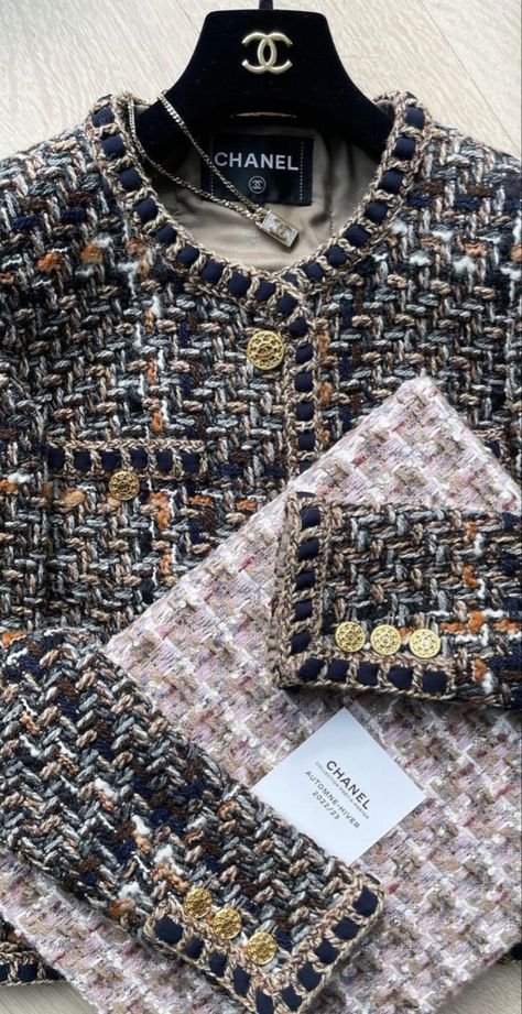 Chanel Jacket 2023, Chanel Tweed Outfit, Chanel Jacket Outfit, Chanel Jacket Trims, Tweed Outfits, Chanel Style Jacket, Chanel Tweed Jacket, Chanel Boutique, Mode Chanel