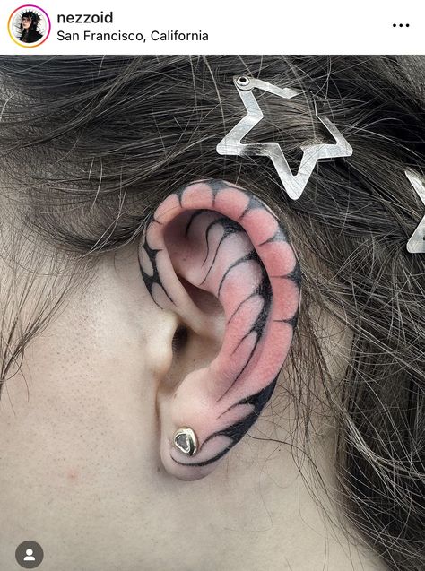 Flower Ear Tattoo, Ear Tattoo Men, Behind Ear Tattoo Men, Decorative Tattoos, Hairline Tattoo, Forehead Tattoo, Back Ear Tattoo, Hairline Tattoos, Ems Tattoos