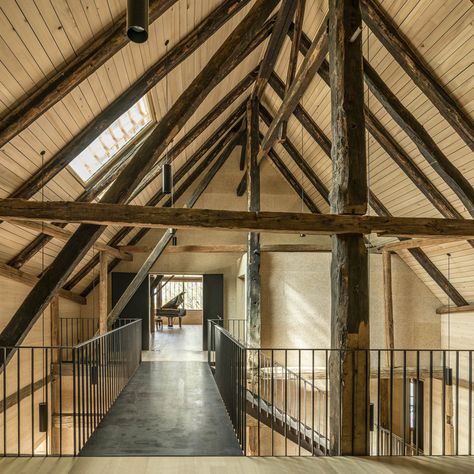 A Barn Converted into a Music and Art House - Gessato Converted Barn Homes, Carpentry Workshop, Peter Zumthor, Converted Barn, Barn Renovation, Wood Arch, Barn Art, Desert Homes, Barn Conversion