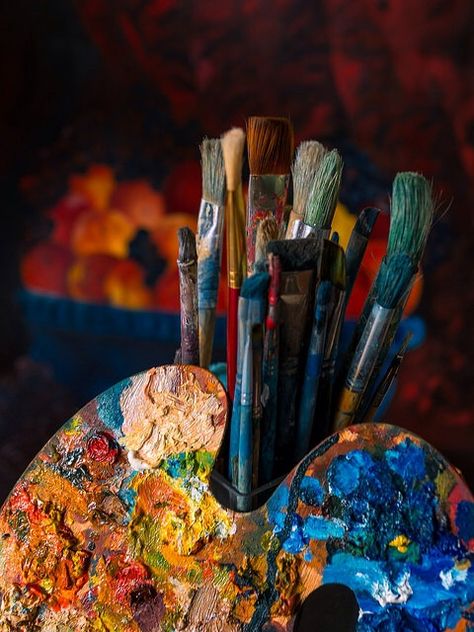 Painter Photography, Artsy Aesthetic, Paint Photography, Artist Aesthetic, Artist Life, Art Therapy, Art Studios, Artist At Work, Paint Brushes