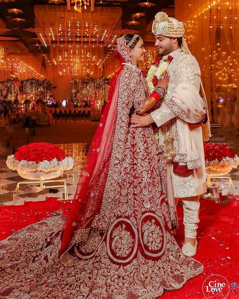 Lehenga With Trail, Current Wedding Trends, Long Trail, Wedding Stories, Multicultural Wedding, Red Lehenga, Wedding Guide, Bridal Lehenga, Dream Wedding Dresses