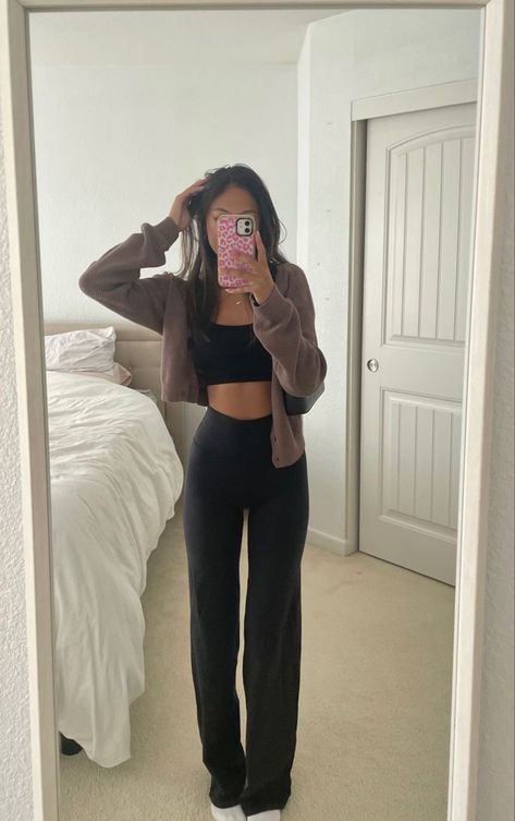 Leggings Outfit Comfy, Outfits For Leggings, Leggings Casual Outfit, Black Leggings Outfit Ideas, Black Leggings Casual, Leggings Outfit Ideas, Class Outfits, Black Leggings Outfit, Perfect Leggings