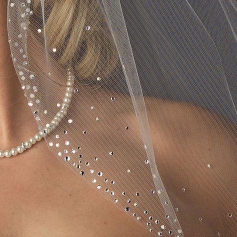 wedding veil rhinestone edge - Google Search Embellished Wedding Veil, Cathedral Length Wedding Veil, Elbow Length Veil, Bling Wedding, Princess Ball Gowns, Plan My Wedding, Wedding Dress Accessories, Rhinestone Wedding, Plus Size Wedding