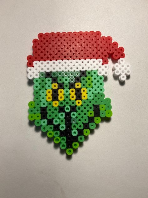 Grinch Perler Bead Patterns, Christmas Fuse Beads, Hama Beads Christmas, Mini Hama Beads, Frame Ornaments, Bead Templates, Christmas Perler Beads, Beads Christmas, Picture Frame Ornaments