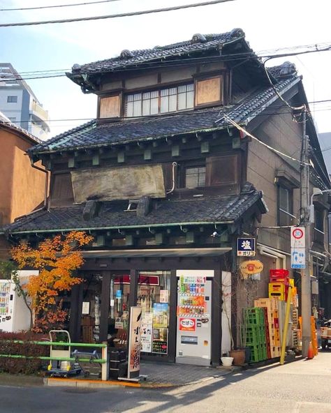 Japanese Architecture Apartment, Interesting Buildings To Draw, Japanese Store Fronts, Japanese Neighborhood, Modern Japanese Architecture, Japanese Apartment, Japanese Buildings, Japanese Village, Apartment Exterior