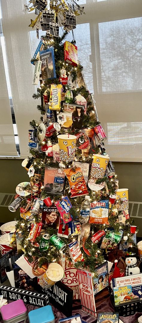 Christmas Tree Festival Ideas, Food Theme Christmas Tree, Festival Of Trees Ideas, Festival Tree, Auction Themes, Christmas Tree Festival, Festival Of Trees, Tree Themes, Food Ornaments