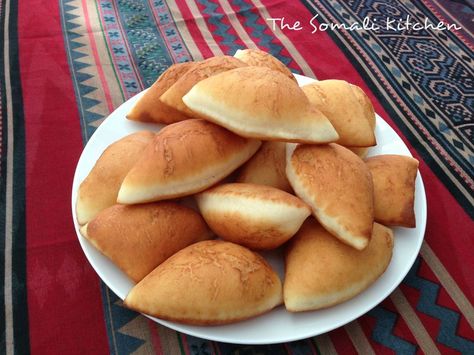 Mahamri or aka somali bur. absolutely  Amazing!! its a little sweet but its one of those things that can be eaten with everything! first time was made with whole wheat flour if you prefer a more healthy alternative but its best when used with plain white flour. Somali Recipes, Somali Recipe, Mandazi Recipe, Somali Food, Captain Phillips, Baobab Fruit, Kenyan Food, African Cooking, Ethiopian Food