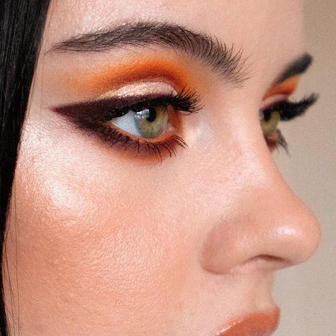 Julia Adams, Maquillage On Fleek, Matte Gel, Orange Makeup, Dope Makeup, Bold Makeup, Makeup Eye Looks, Eye Makeup Art, Kiss Makeup